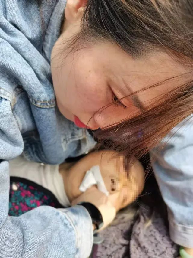 DƬ